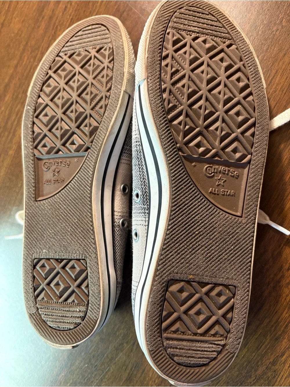 Converse low top